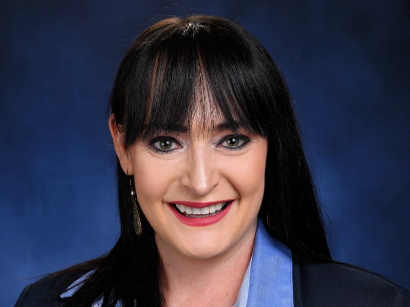 Me. Karen van Zyl